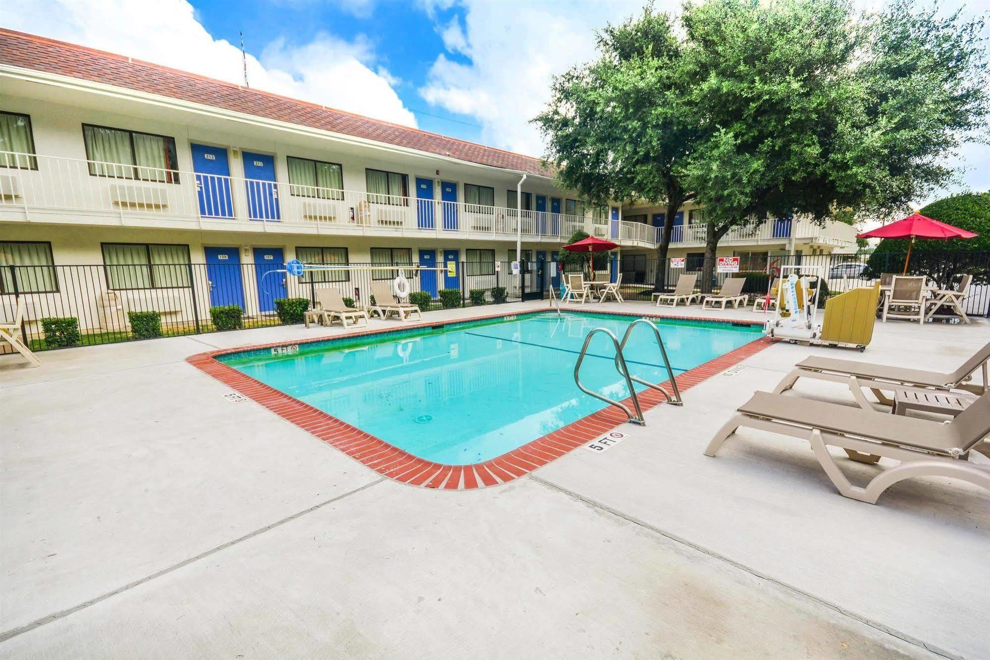 Motel 6-Huntsville, Tx Экстерьер фото