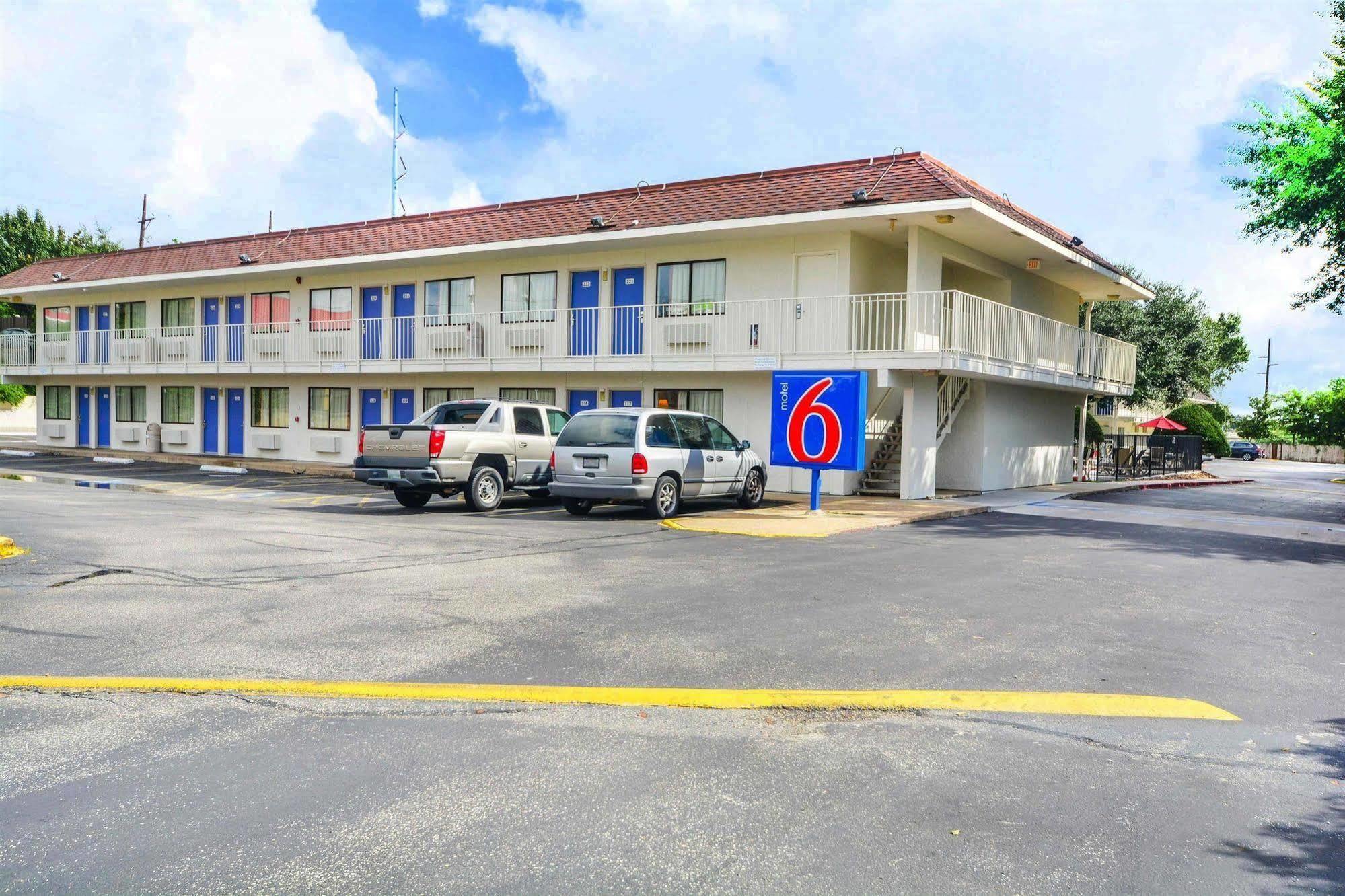 Motel 6-Huntsville, Tx Экстерьер фото